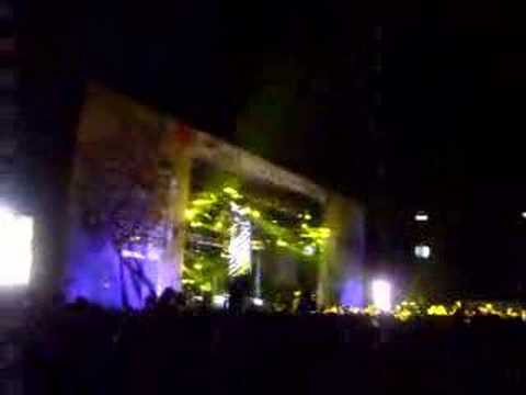 Benni Benassi spinnin Bring The Noise @ edc 2008