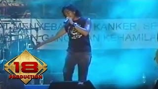 Download lagu Element - Cintamu Cintaku (Live Konser Banjarmasin 12 Mei 2006) mp3 Download lagu Element - Cintamu Cintaku (Live Konser Banjarmasin 12 Mei 2006) mp3