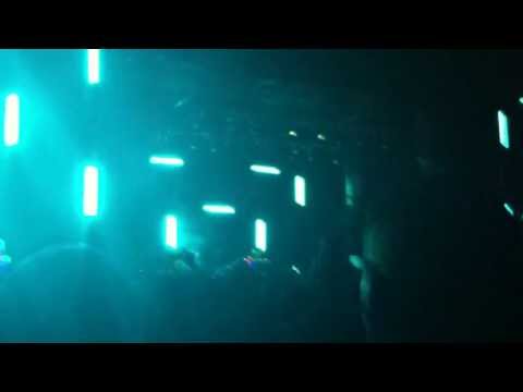 EDC NYC 2013: Steve Angello drops Sebjak & Schossow vs. Florence & The Machine - Liceu vs. Spectrum
