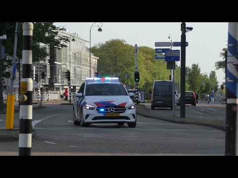 Stop Politie] Politie B Klasse met Blauw, groen, wit, + Politie T6 naar een achtervolging in Haarlem