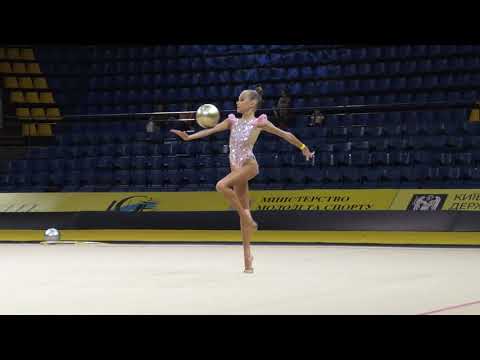 OVEICHYK Dariia 2010 ball