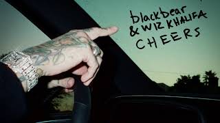 Kadr z teledysku Cheers tekst piosenki Blackbear & Wiz Khalifa