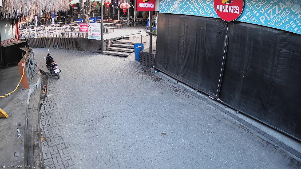 Live webcam view of Chaweng Nightlife Street Cam