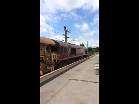 66053 and 66069 at Retford