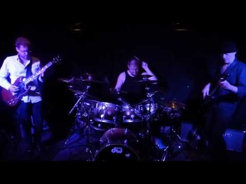 DIE BATTERIE @Café à GoGo - I N T R O Rolling Bone