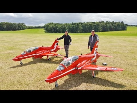 MASSIVE 1/3 SCALE RC RED ARROWS BAE HAWKS "REDS DUO" DISPLAY - BISHOPS AT RAGLEY HALL - 2017