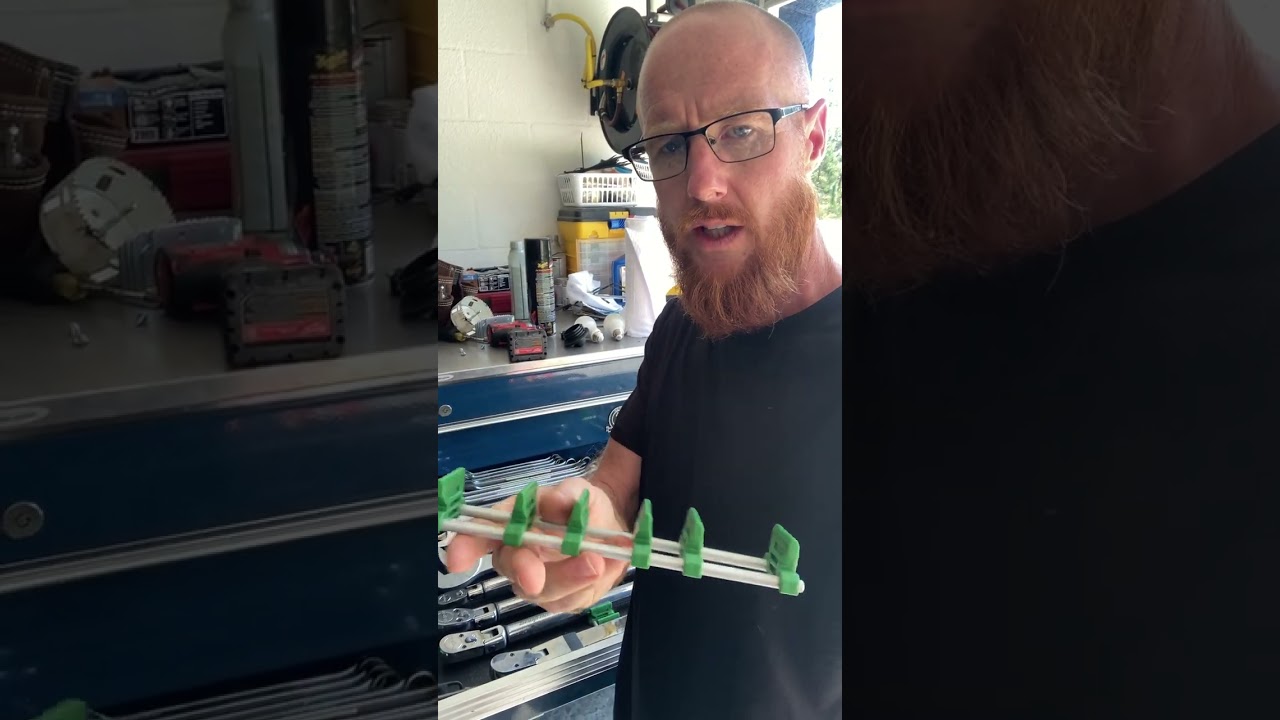 Alien Space Saver Wrench organizers features