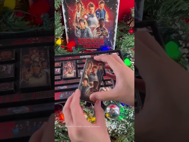 Vídeo relacionado con Cinereplicas Stranger Things - Set de 3 Calcetines Stranger Things Talla Única - Licencia Oficial