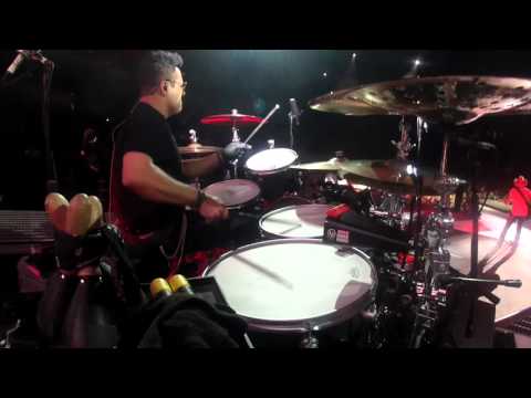 Rich Redmond plays "Johnny Cash" with Jason Aldean!