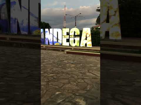 ✨LINDO AMBIENTE EN EL PARQUE CENTRAL DE CHINANDEGA NICARAGUA | Paseo por el Corazón de la Ciudad🌳
