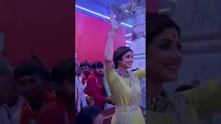 Download lagu Shilpa Shetty in vrindavan video 😱😱😱😱 #shorts #radhakrishna #trending #premmandir #bankebihari mp3