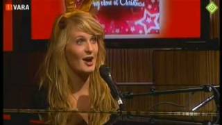 Being Alone At Christmas - Sanne Hans (Miss Montreal) live bij dwdd