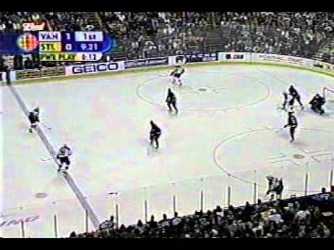 2003 WCQF GM6 Canucks @ Blues 02