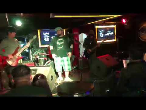 download lagu mp3 mp4 Random Rock, download lagu Random Rock gratis, unduh video klip Random Rock