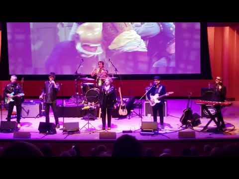 I'm A Believer Micky Dolenz Live