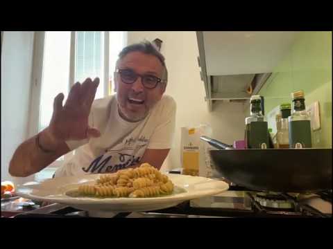 Fusilli con pesto di basilico e rucola - #IORESTOACASA...e cucino! | BRUNO BARBIERI