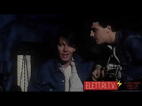 Fabrizio De Andrè e Massimo Bubola cantano Una Storia Sbagliata a Calcata per Pasolini