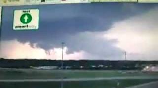 preview picture of video 'Memphis Hugh F 3 Side Winder Tornado Over Mississippi River'