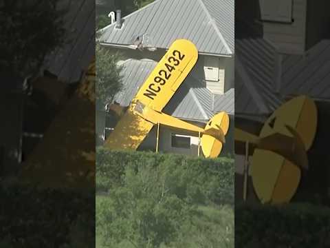 Small plane crashes into a house in Texas