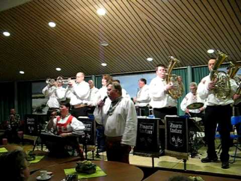 NA HODECH MUZIKA VYHRÁVALA