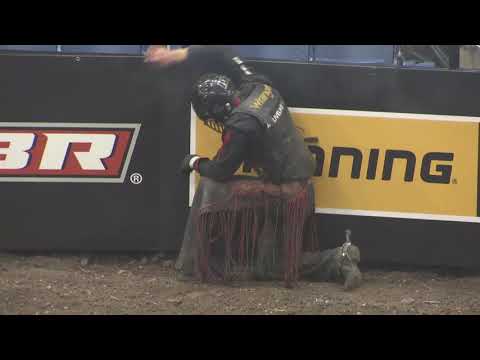 Brock Radford rides Twist of Barbwire for 84.5 points (PBR)