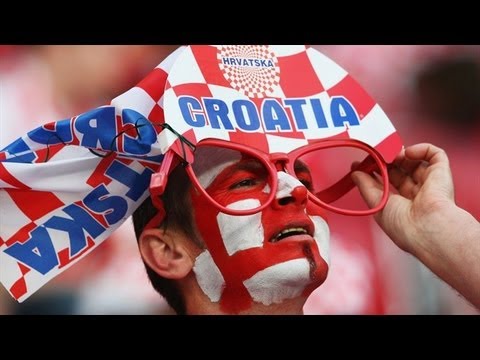☼ Croatian fans at the town hall square in Vienna | EURO 2008