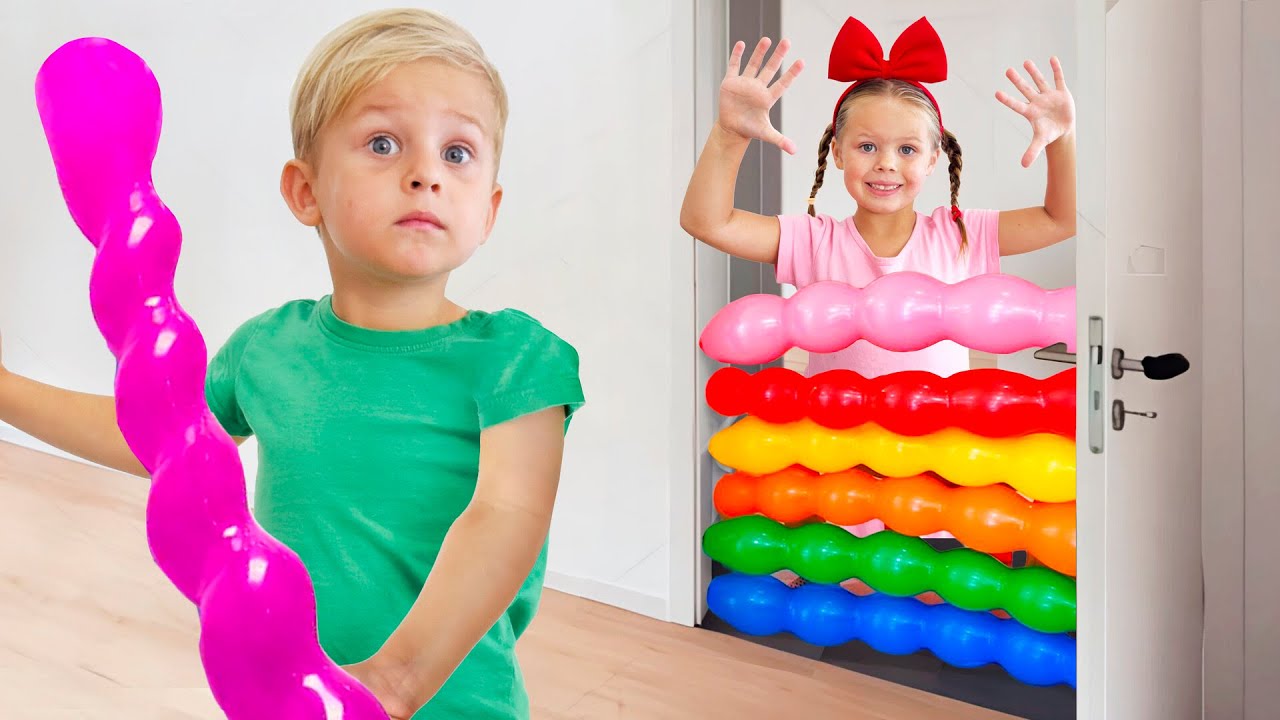 Naomi and David Have Fun with BALLOONS!