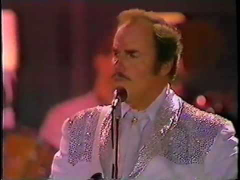 Slim Whitman Sings Rose Marie Live in Ireland