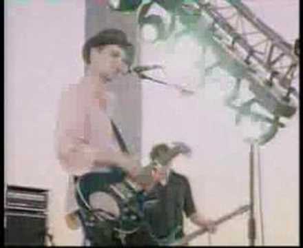 Muse - Showbiz (Live) 2000. NPA - France.