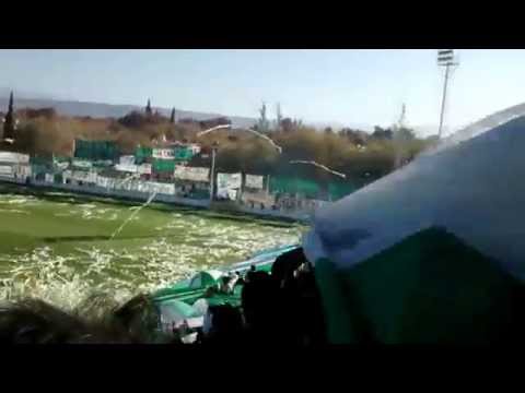 "Recibimiento Desamparados vs Trinidad (31-5-15)" Barra: La Guardia Puyutana &bull; Club: Sportivo Desamparados