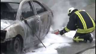 preview picture of video '07.04.2014: Pkw auf Autobahn 20 vollständig in Flammen - Fahrer unverletzt'