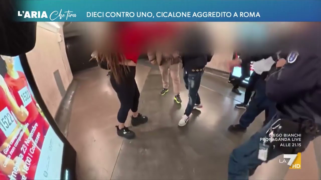 Il video dell'aggressione a Cicalone, David Parenzo: "Una scena pazzesca di degrado assoluto"