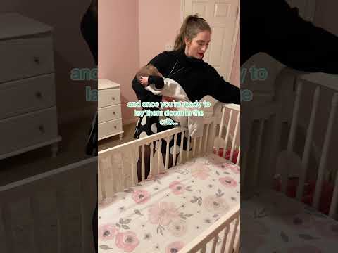 This helps babies sleep in their crib! #mom #momhack  #parenthack #babysleep