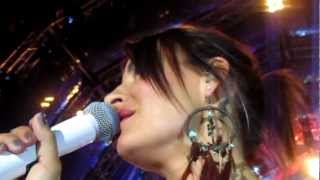 Sarah Connor performs SKIN ON SKIN / live Bad Bergzabern / Fans singing