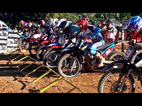 Corrida da Nacional 250cc Pró com pegas de alto nível no Velocross