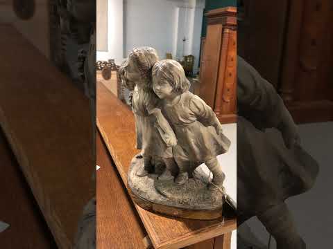 Декоративная статуэтка трех девочек
