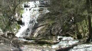 preview picture of video 'Elrod Falls near Sneedville Tennessee'