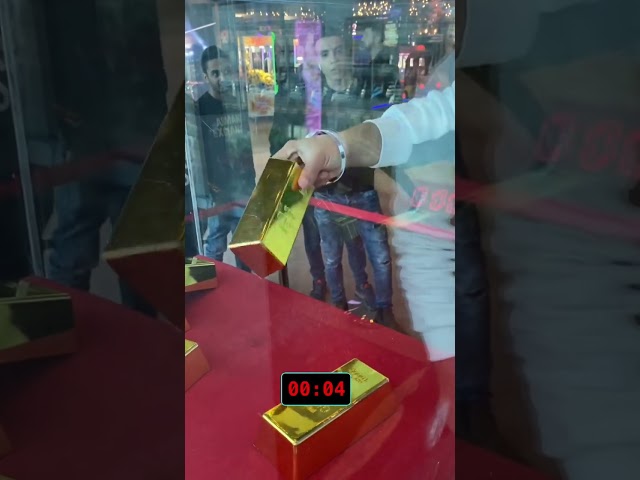 Vídeo relacionado con Genérico Fake Gold Bar - Realistic Golden Favor Boxes | for Kids Movie Prop, Pirate Treasure Party Decor, Fun Gold Bar Crafts for Birthdays, Classrooms, and Themed Events