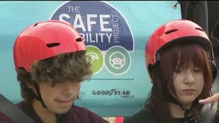 Students use simulator to learn about driving risks