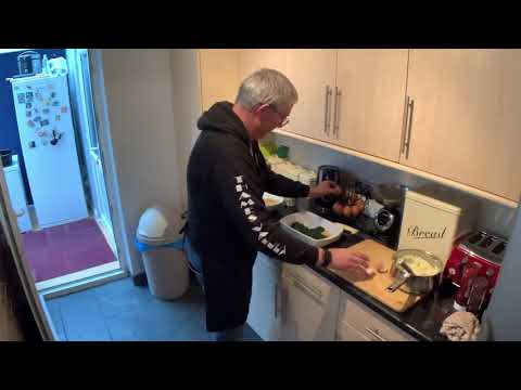 Simon’s Slimming World Kitchen fish pie