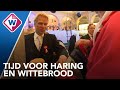 Leiden in de rij voor haring en wittebrood - OMROEP WEST