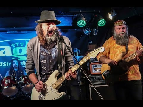 Gi Gi Gang - GiGiGang - Děláme divný věci