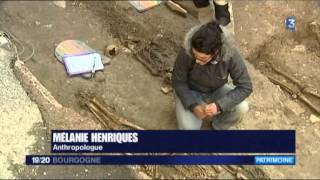 preview picture of video 'Centre d'études médiévales d'Auxerre : fouilles archéologiques à La Charité-sur-Loire'