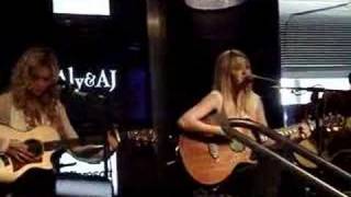 Aly &amp; AJ - Out of the Blue (live)