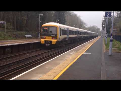 Trains at SYDENHAM HILL