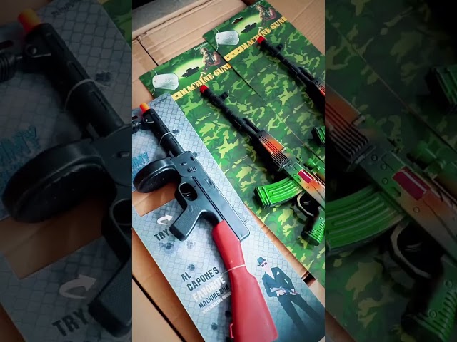 Vídeo relacionado con FIESTAS GUIRCA | Garras de Superhéroe (25 cm) - Arma Blanca de Juguete para Disfraz de Ninja, Villano y Héroe en Halloween y Carnaval - Accesorio para Fiestas y Celebraciones - Gris