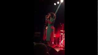 Solange "Looks Good With Trouble' Live