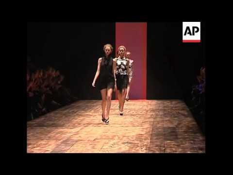 Highlights from Giambattista Valli catwalk