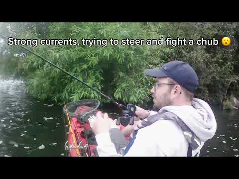 Crank-bait fishing for chub on the river Thames (kayak fishing uk) 
