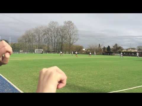 Corto Centro Naval casi gol de Puey